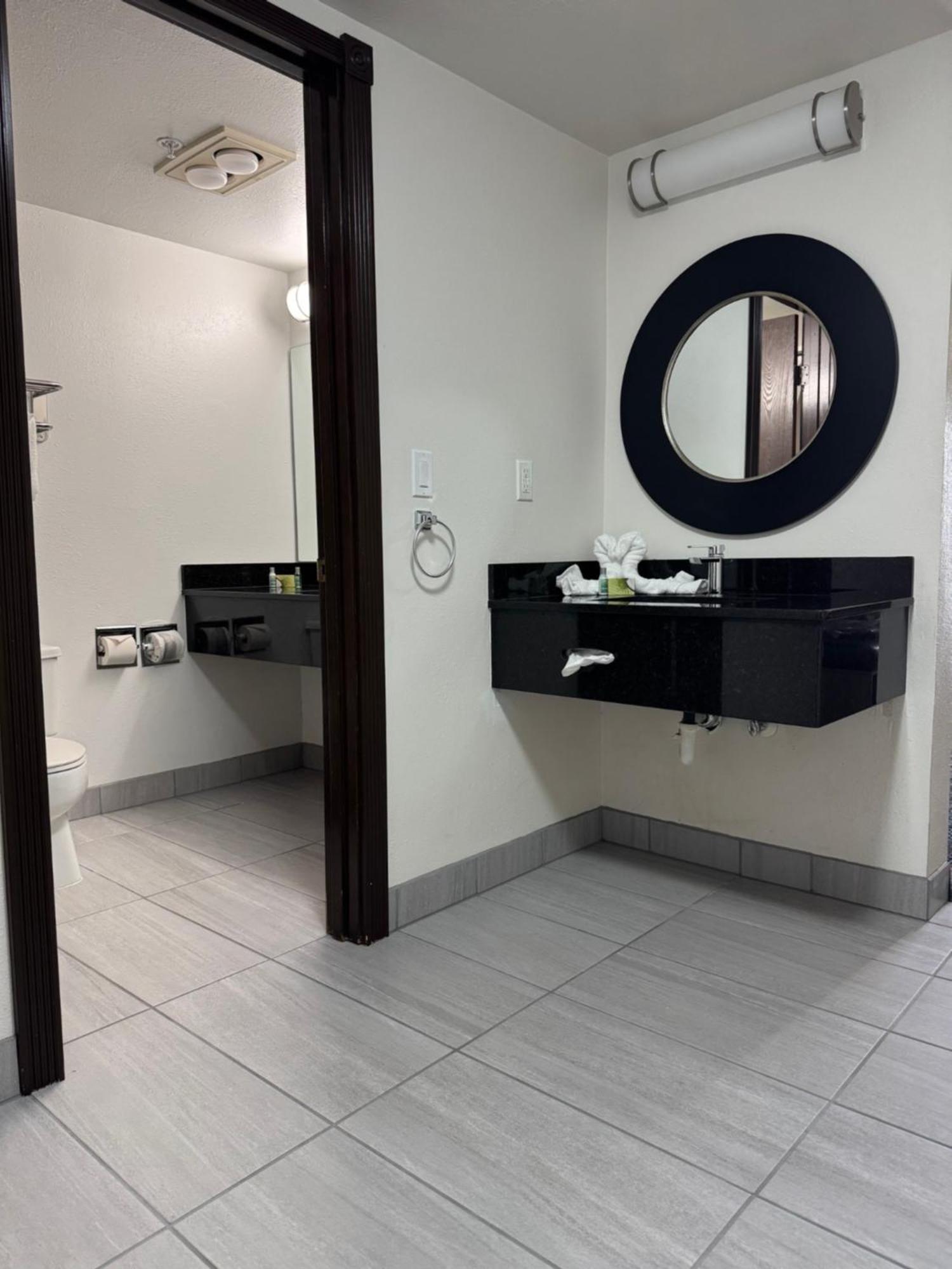 Oyster Bay Inn & Suites Bremerton Kültér fotó